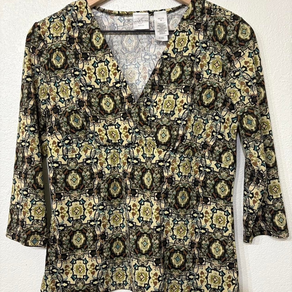 Black and green floral print blouse with 3/4 sleeves - Picture 1 of 3